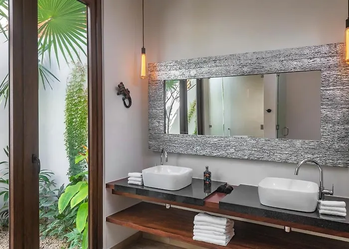 Oceanview 8br Luxury Double Villa, Concierge &pools-tankah Bay *