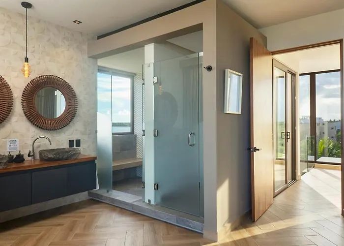 Oceanview 8br Luxury Double Villa, Concierge &pools-tankah Bay